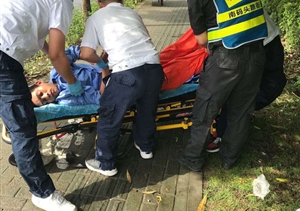 男子昏迷倒地  保安緊急施救——宗保公司駐南碼頭網格項目隊員救