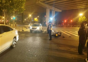 巡邏途中遇車禍 積極救助獲表揚 —金橋輔警項目隊員救助車禍傷者
