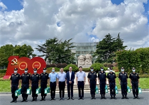 上海市保安服務行業(yè)協(xié)會領(lǐng)導慰問宗保隊員
